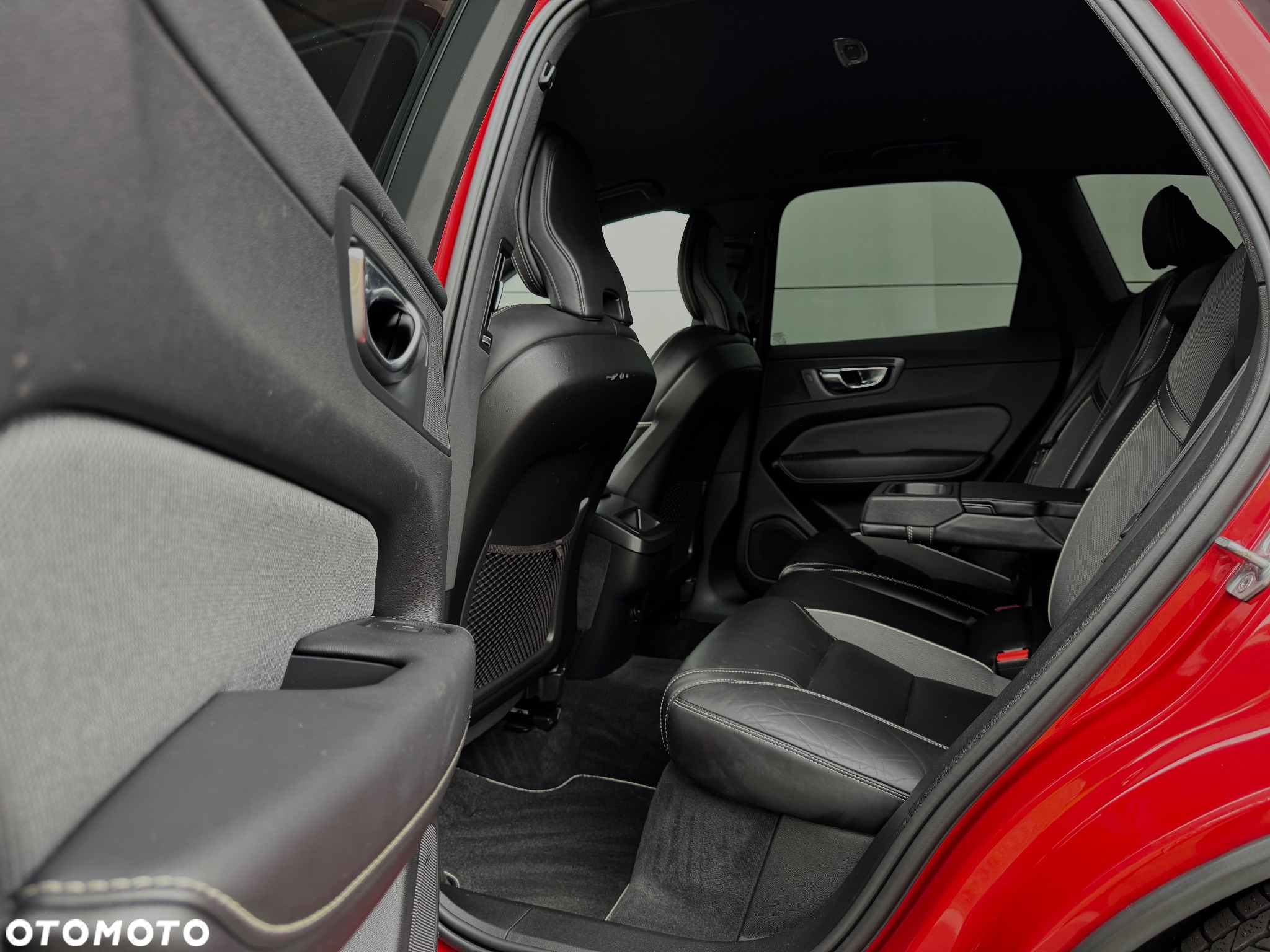 Volvo XC 60 D4 R-Design - 6