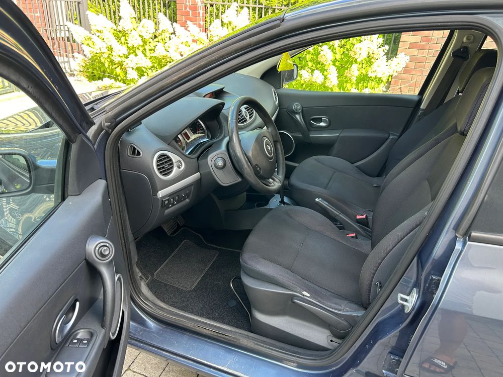 Renault Clio 1.6 Confort Privilege - 5