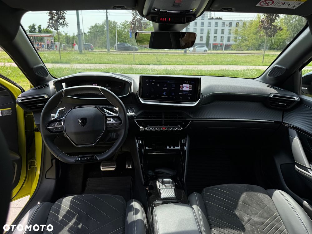 Peugeot 208 - 16