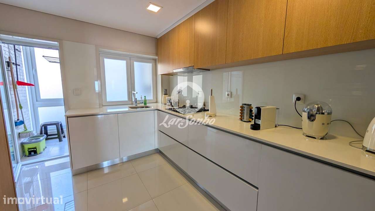 Exclusividade à Beira-Mar | T5 de Luxo na 1.ª Linha da Póvoa de Varzim - Grande imagem: 4/29