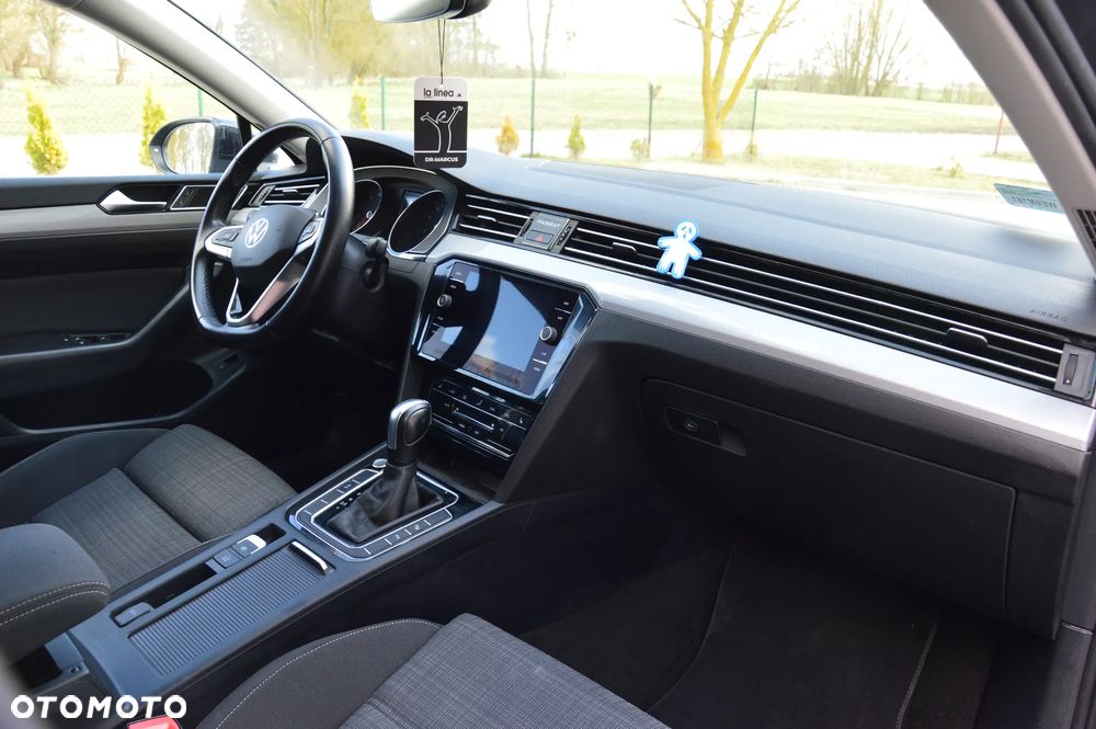 Volkswagen Passat - 22