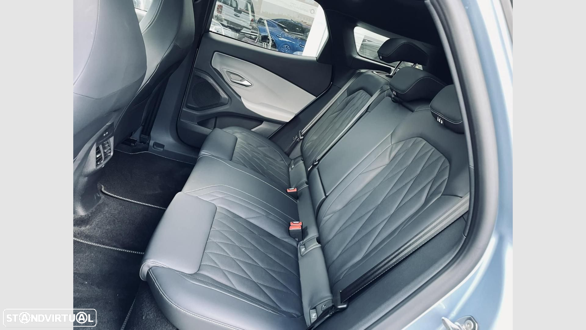 Ford Explorer 77 kWh Premium - 13