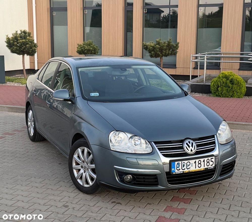 Volkswagen Jetta 1.6 FSI Comfortline - 18