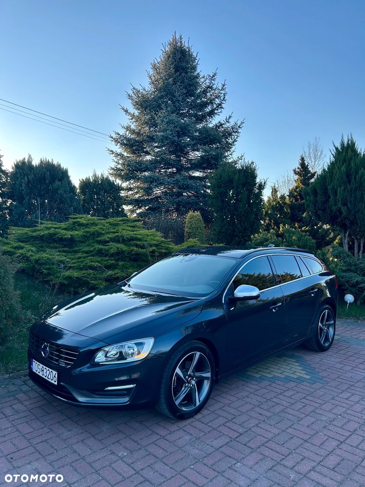 Volvo V60 D4 Drive-E Momentum - 1