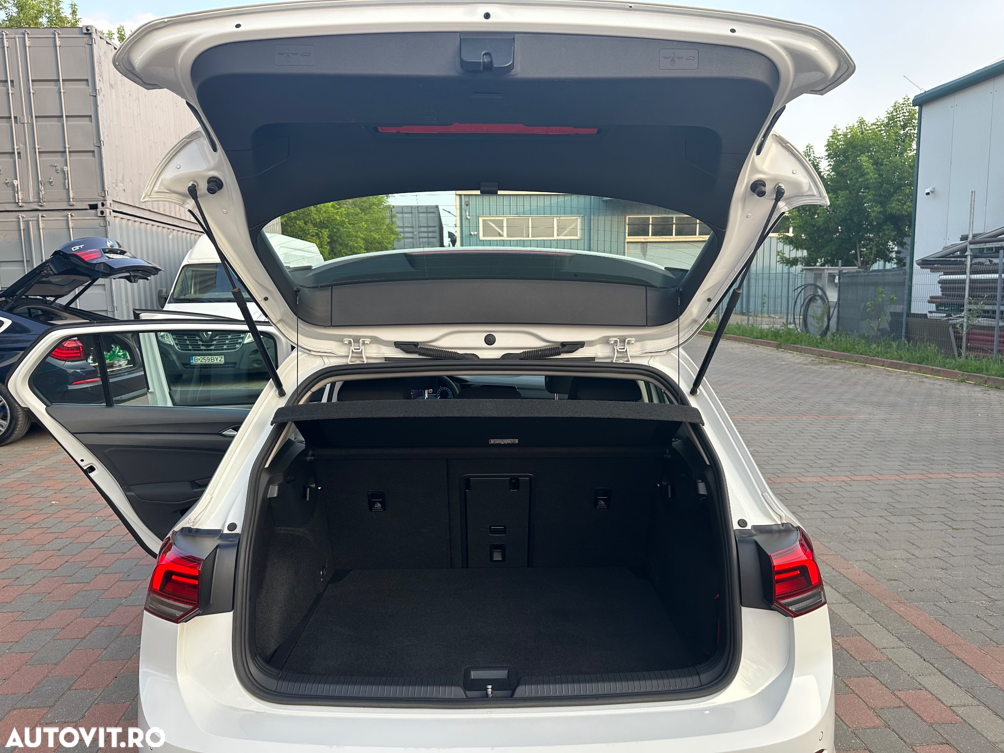 Volkswagen Golf 2.0 TDI DSG Style - 22