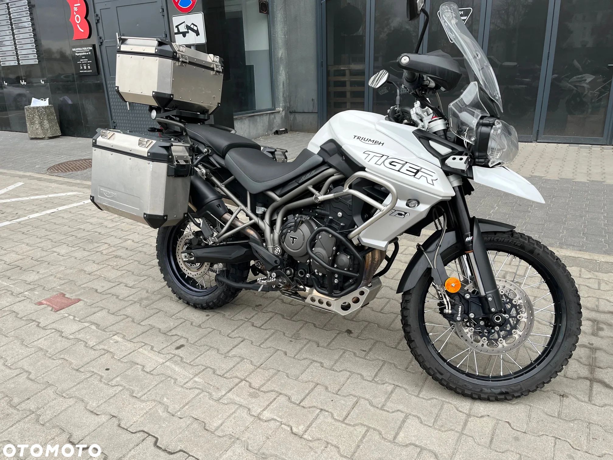 Triumph Tiger - 1