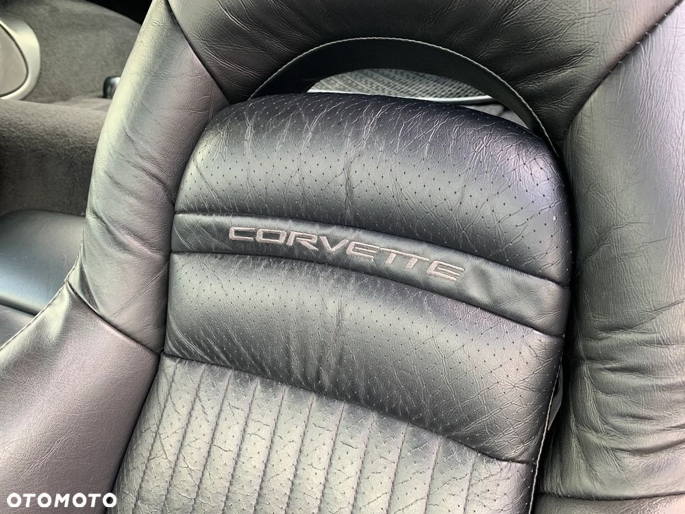 Chevrolet Corvette - 26