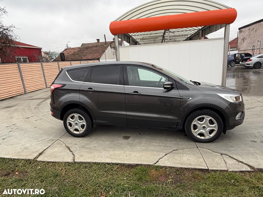 Ford Kuga - 12