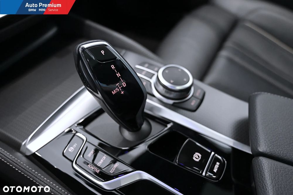 BMW Seria 5 540i xDrive mHEV - 11