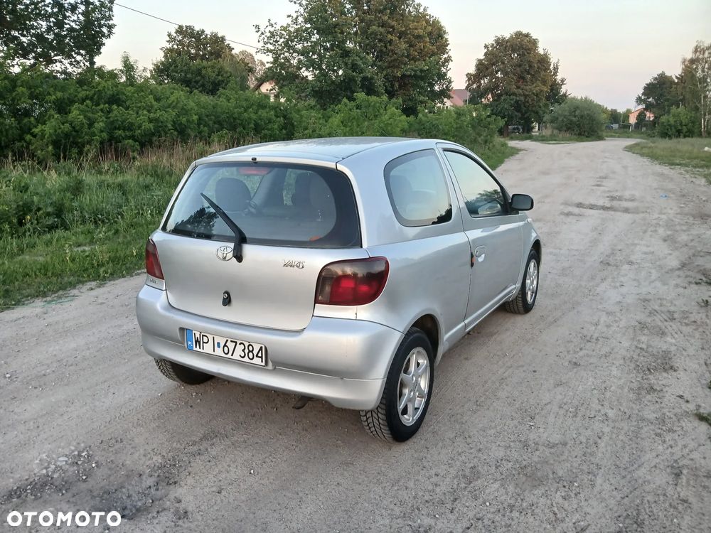 Toyota Yaris - 8