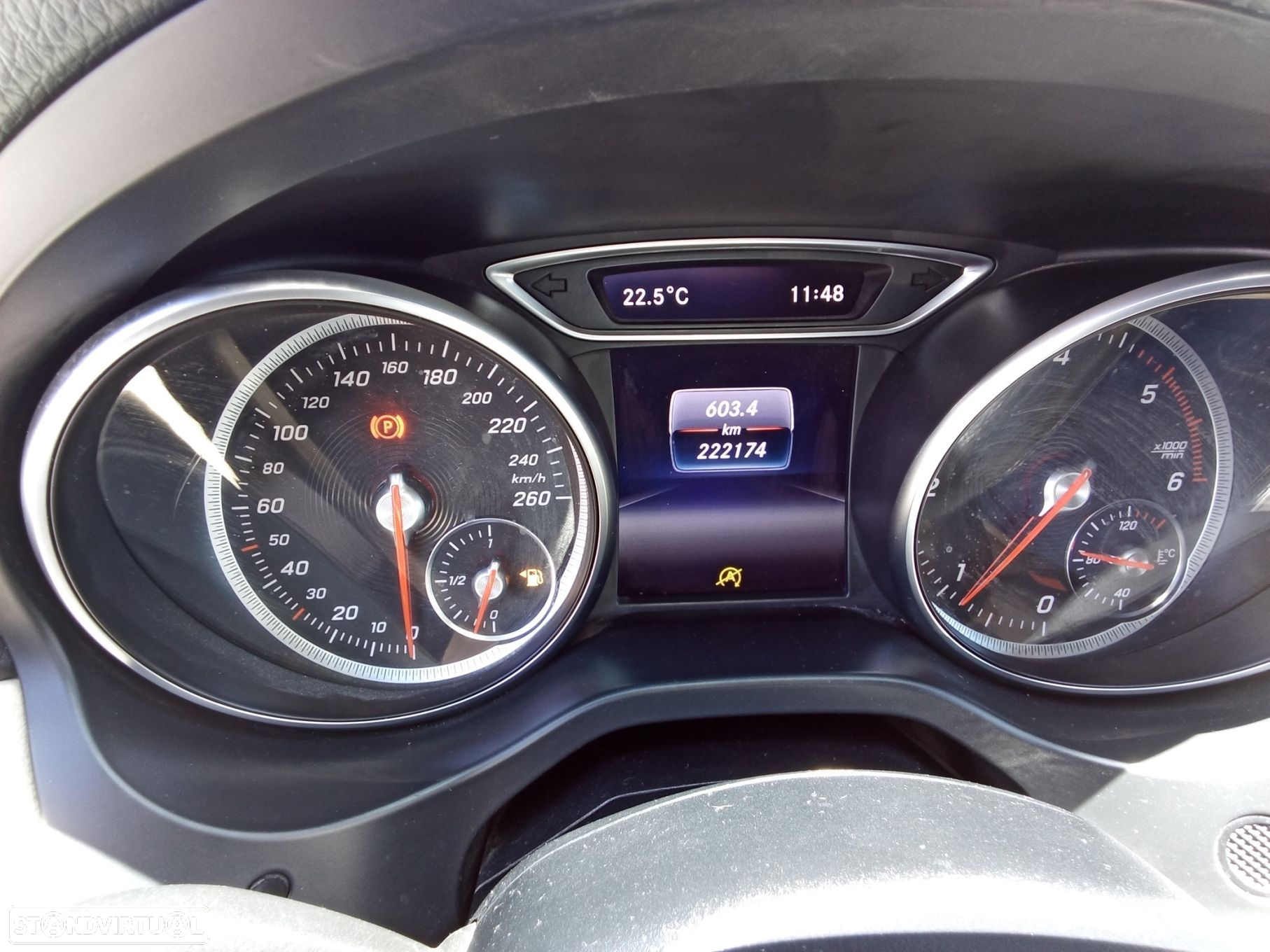 Mercedes-Benz CLA 180 d Shooting Brake - 13