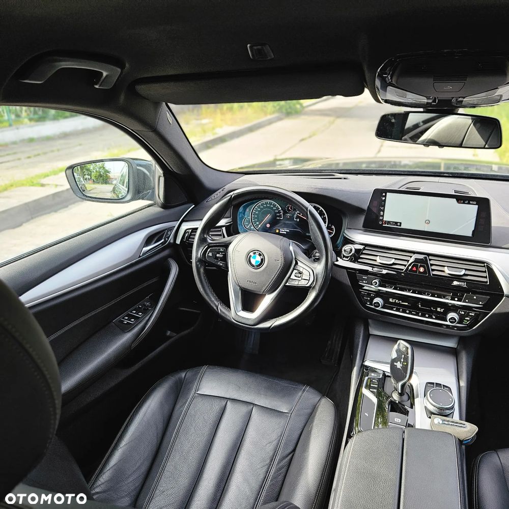 BMW Seria 5 520i M Sport sport - 22