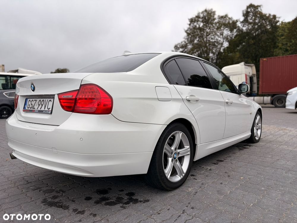 BMW Seria 3 320i - 14