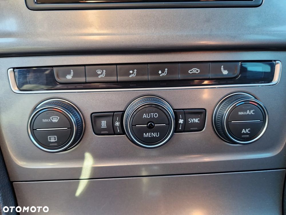 Volkswagen Golf 1.6 TDI BlueMotion Technology Lounge - 7