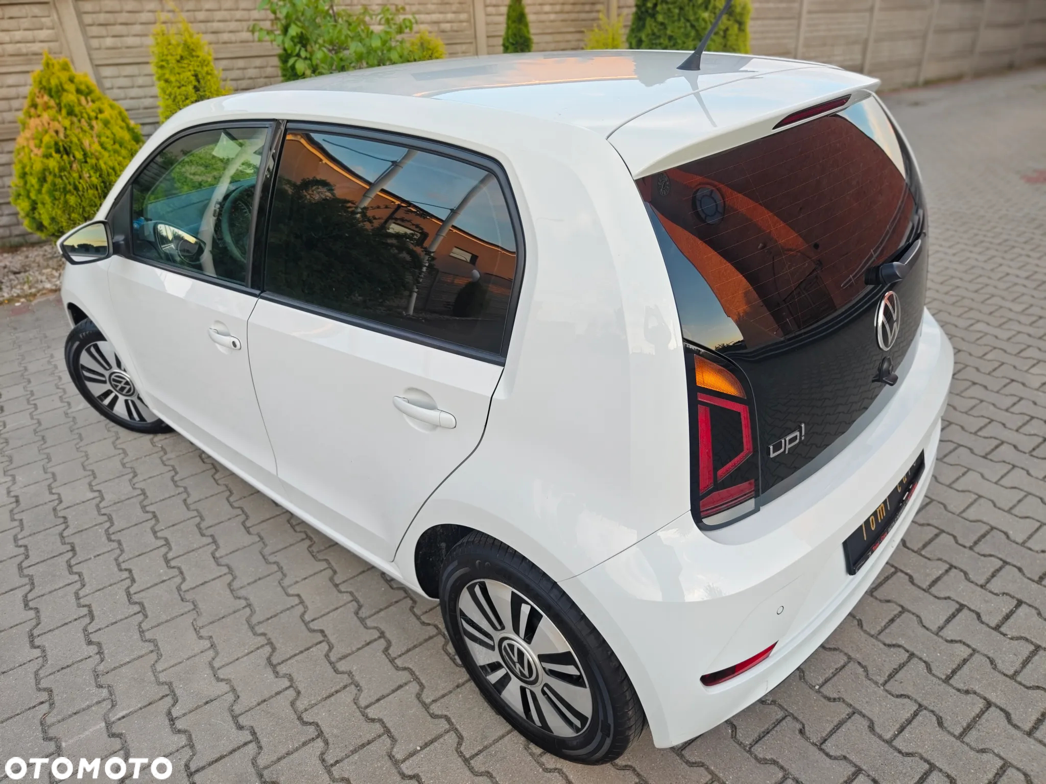 Volkswagen up! 1.0 White Style - 33