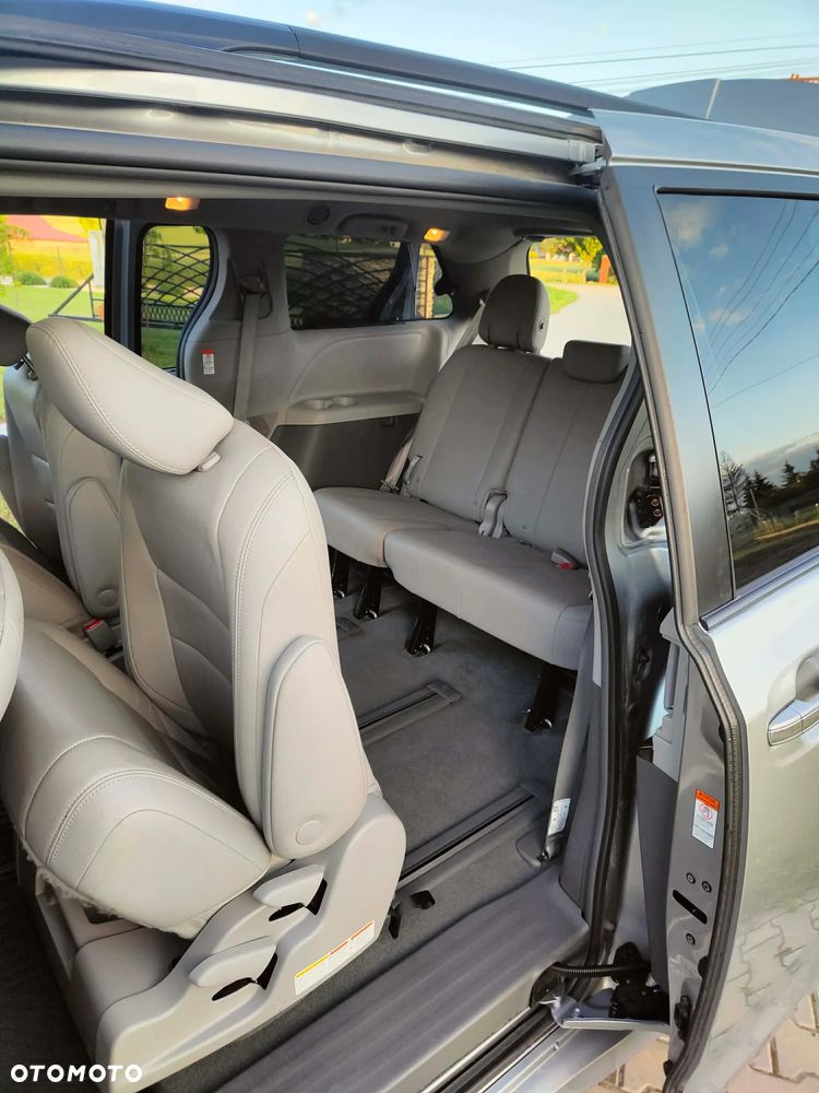 Toyota Sienna 3.5 V6 SE - 28