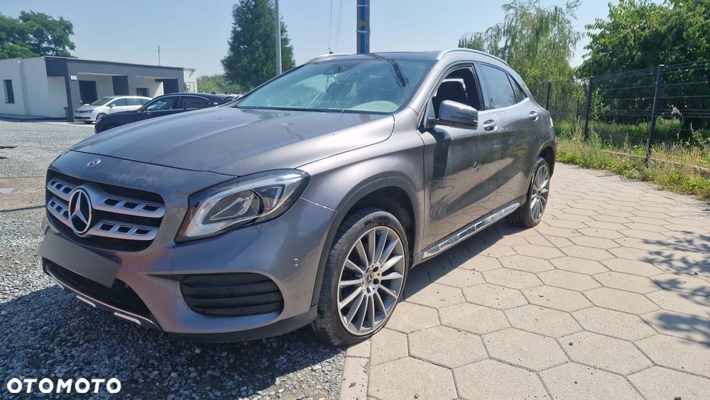 Mercedes-Benz GLA 220 d 4Matic 7G-DCT AMG Line - 3