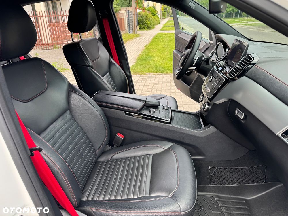 Mercedes-Benz GLE - 31