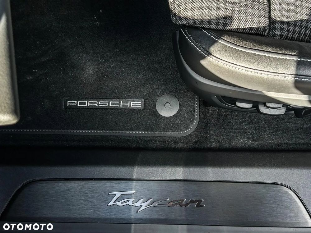 Porsche Taycan 105kWh Sport Turismo Performance Plus - 21