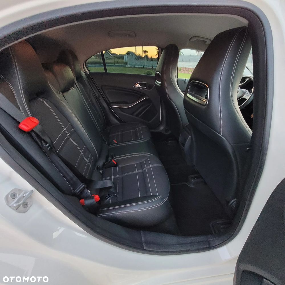 Mercedes-Benz Klasa A 180 BlueEfficiency Edition - 13