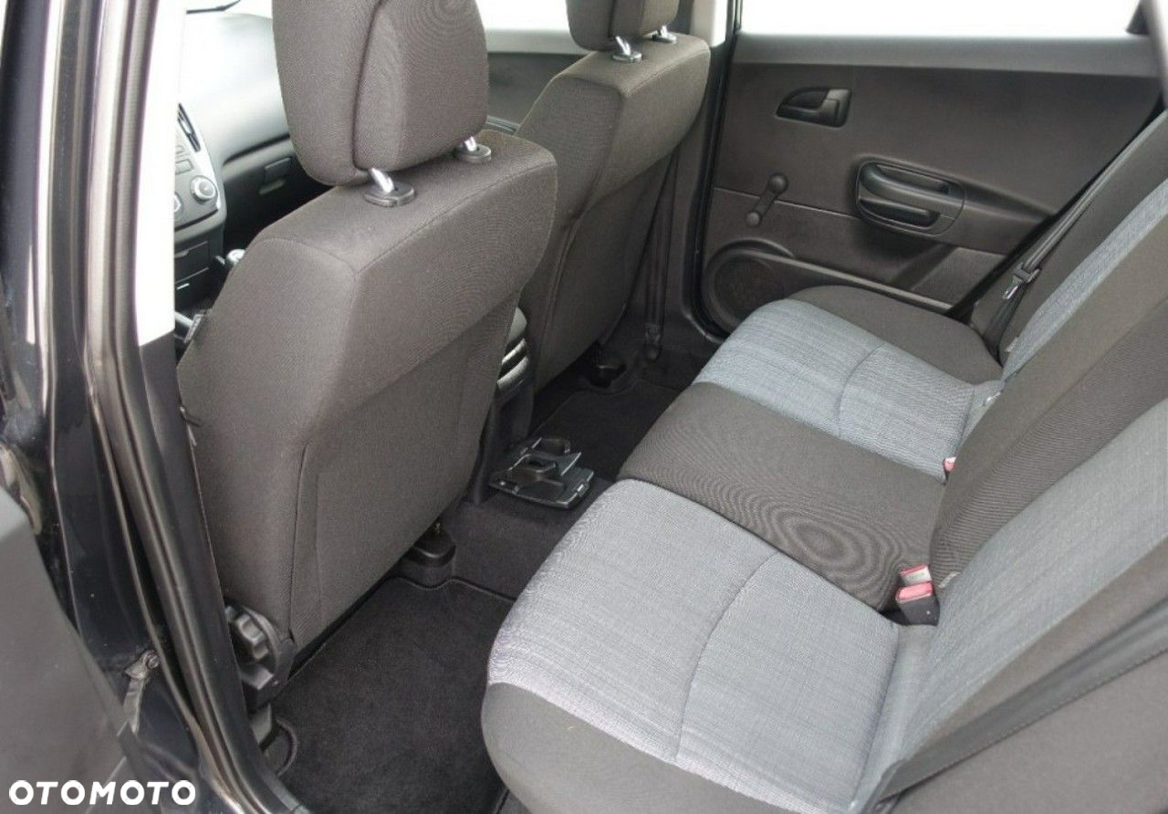 Kia Ceed - 14