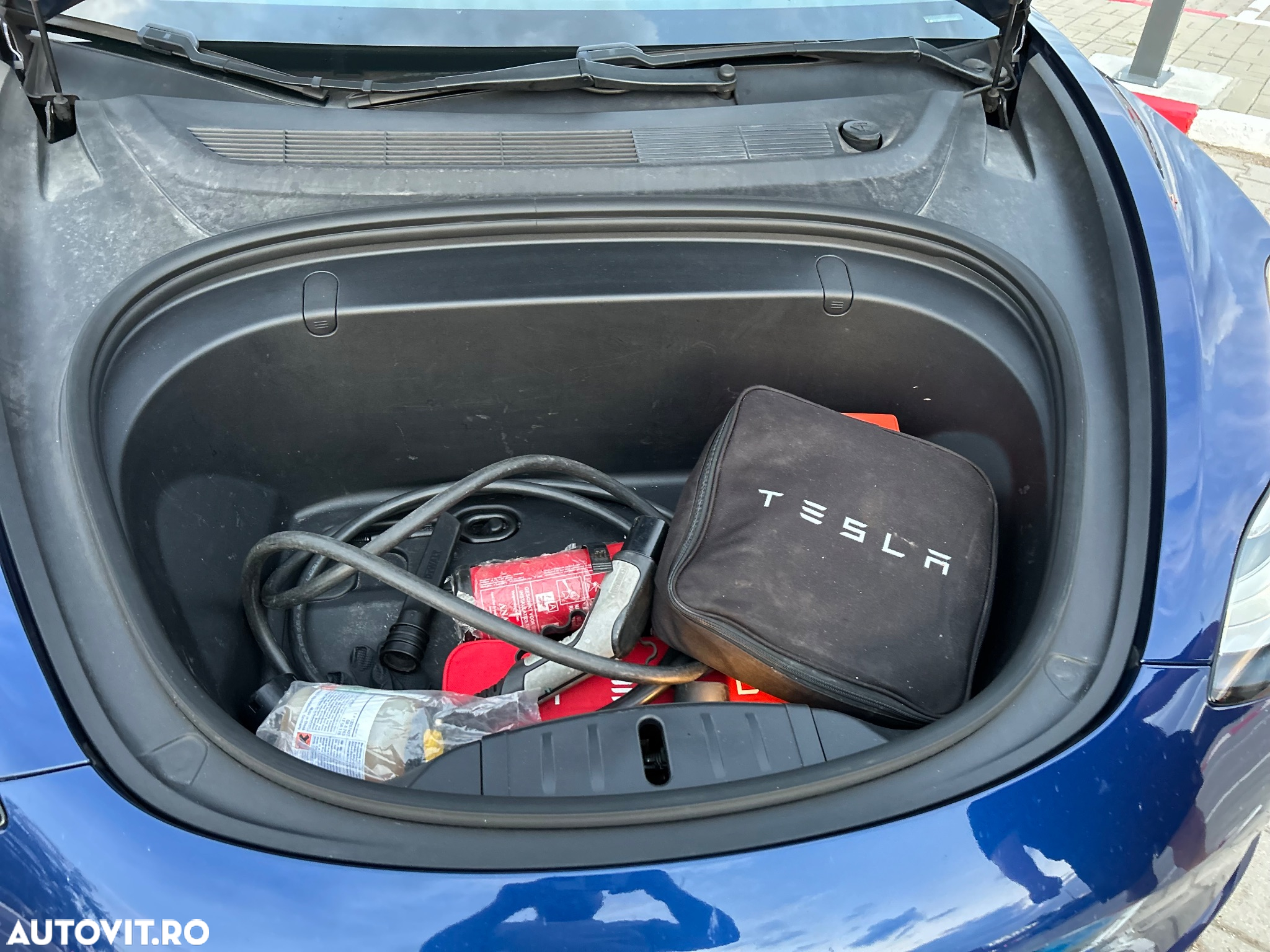 Tesla Model 3 - 10