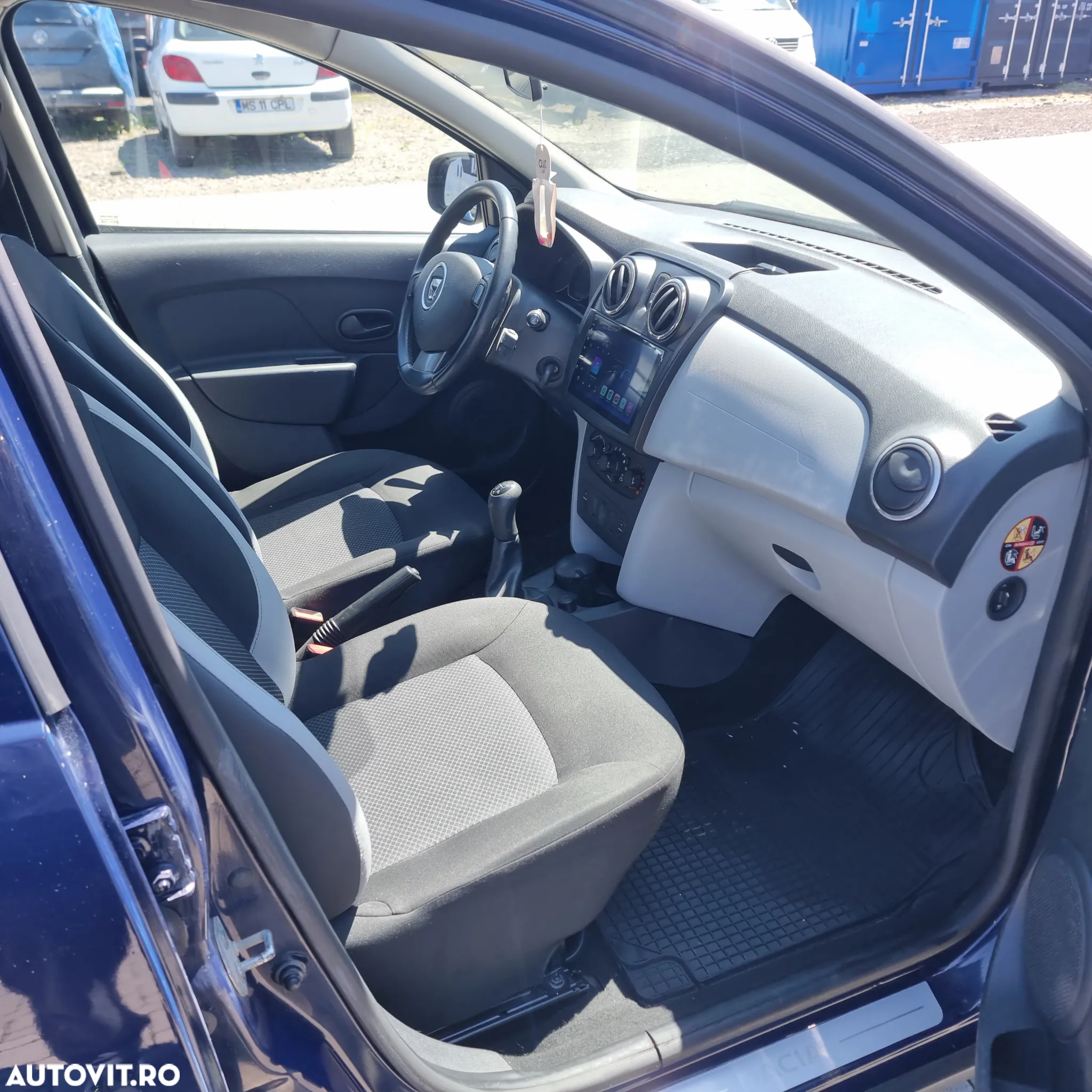 Dacia Sandero 1.2 16V 75 Laureate - 8