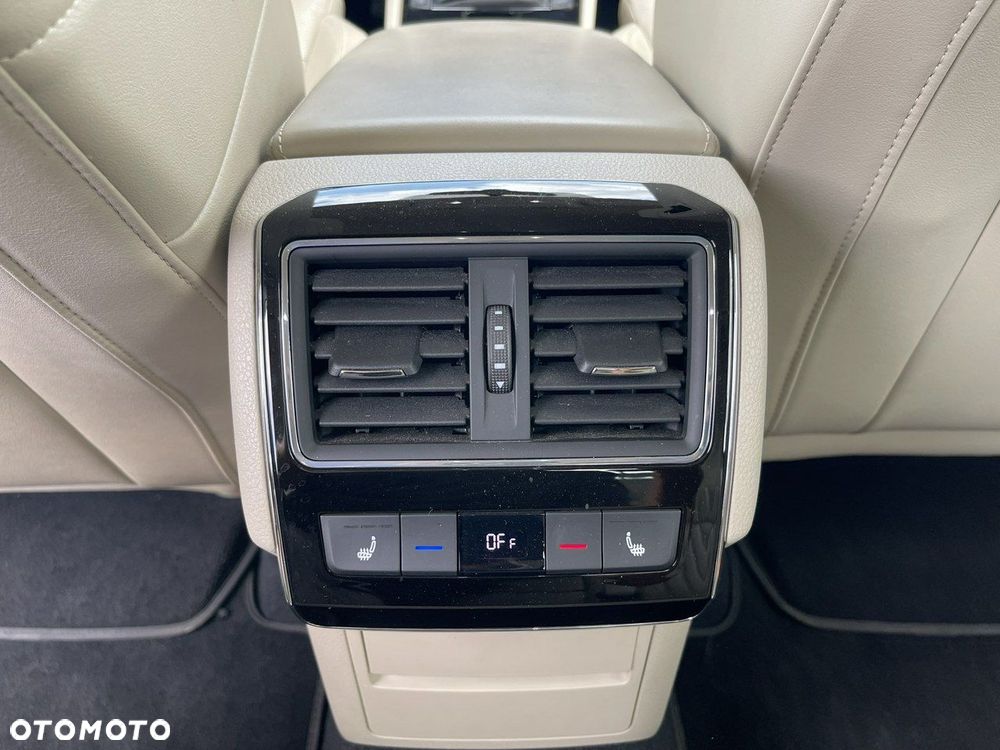 Skoda Superb 2.0 TDI L&K - 12