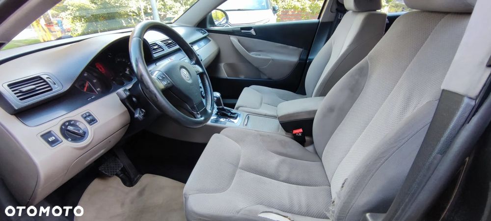 Volkswagen Passat - 12