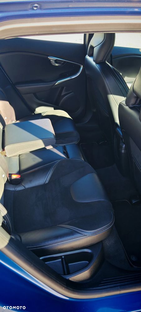 Volvo V40 D3 Drive-E R-Design Kinetic - 9