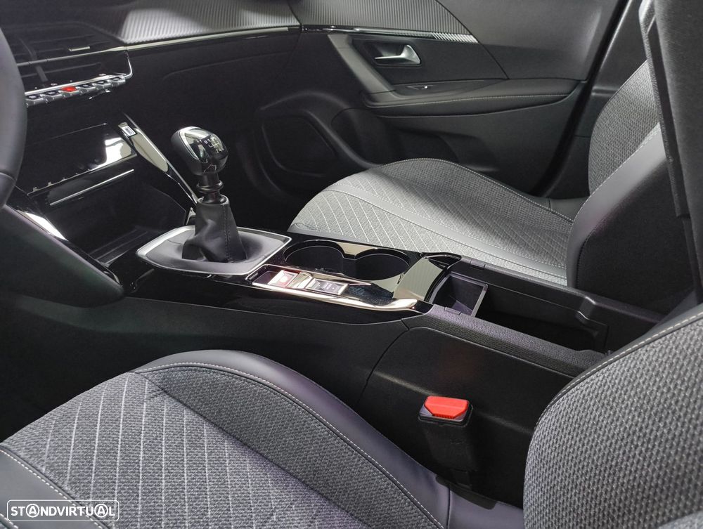 Peugeot 2008 PureTech 100 Allure - 23