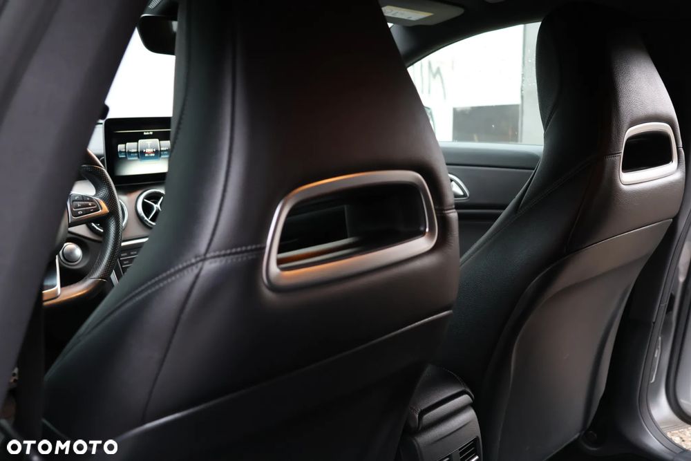 Mercedes-Benz CLA 180 d AMG Line - 25
