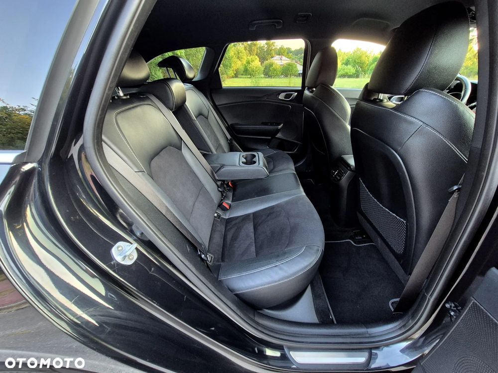 Kia Ceed 1.4 T-GDI OPF GT Line - 34