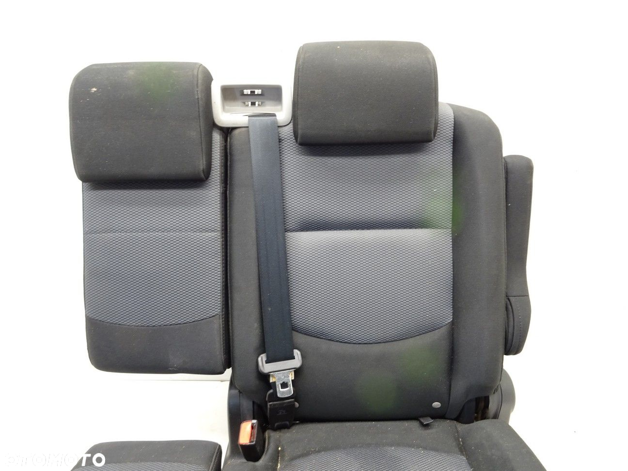 FOTEL TYLNY DRUGI RZĄD - 91.00 PLN - MAZDA 5 (CR19) 2005 - 2010 2.0 CD (CR19) 81 kW [110 KM] olej - 4