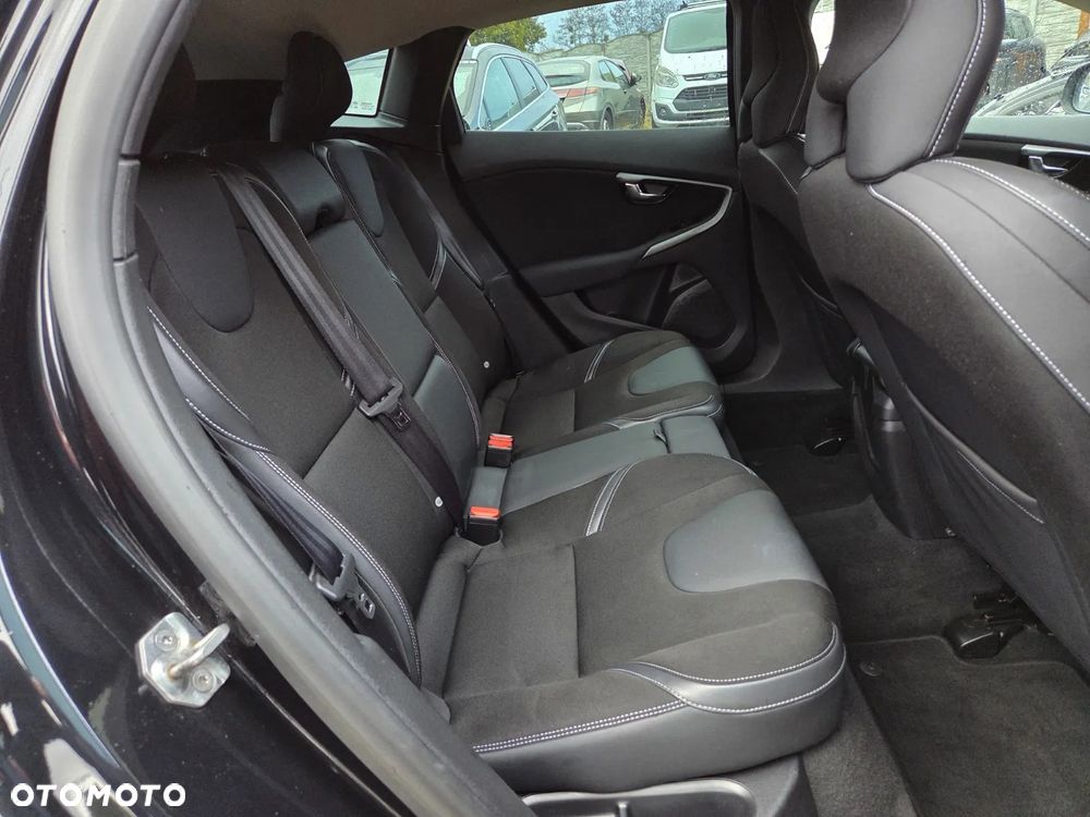 Volvo V40 D2 - 37