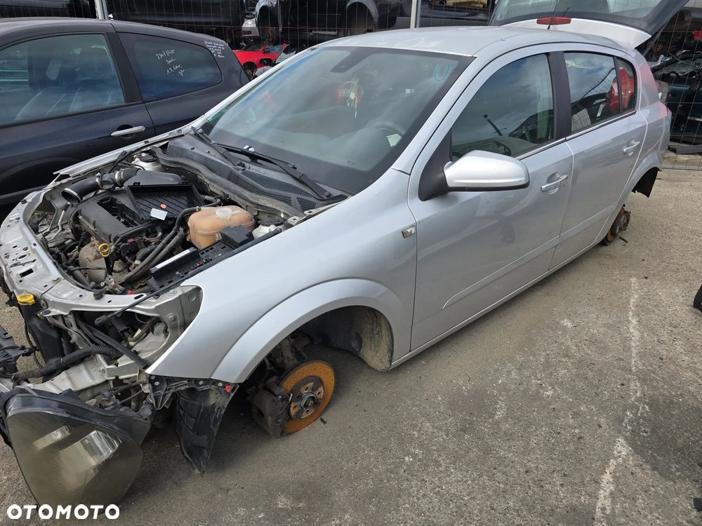 A136 / OPEL ASTRA H / NA CZĘŚCI - 3