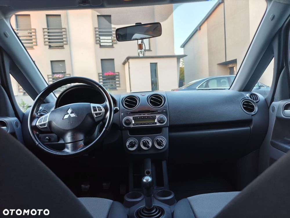 Mitsubishi Colt 1.3 Invite Edition Gold - 21