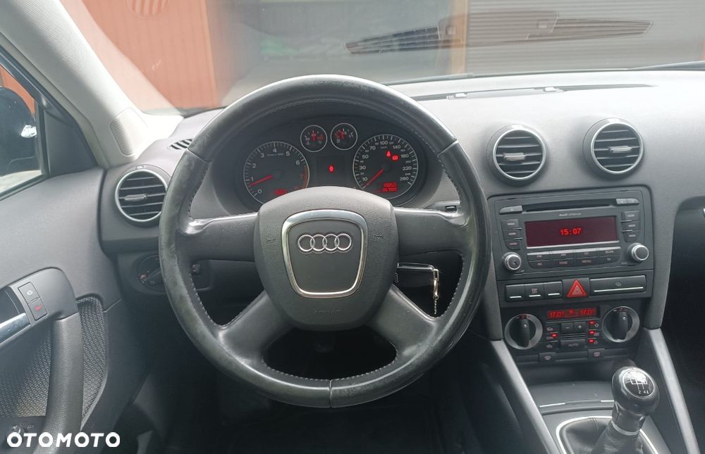 Audi A3 Sportback 1.6 Attraction - 19