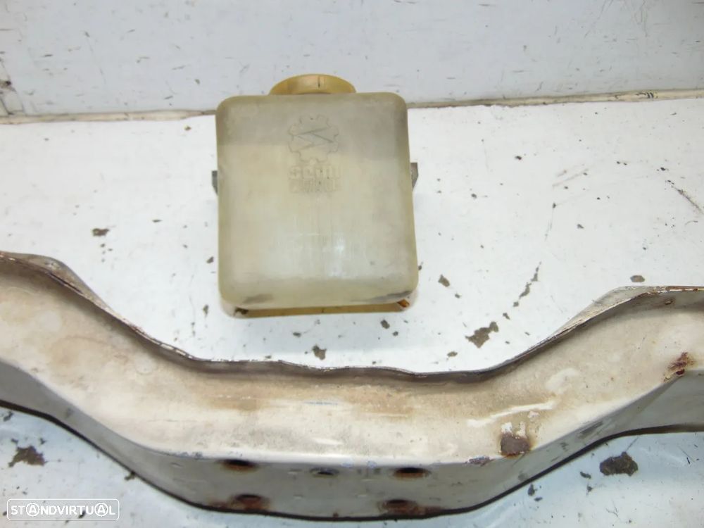 Renault 4F/4L travessa/Depósito água - 8