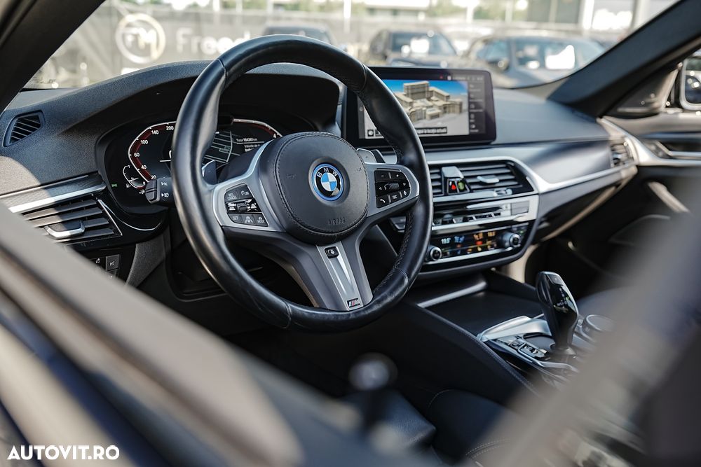 BMW Seria 5 530e Aut. M Sport Edition - 14