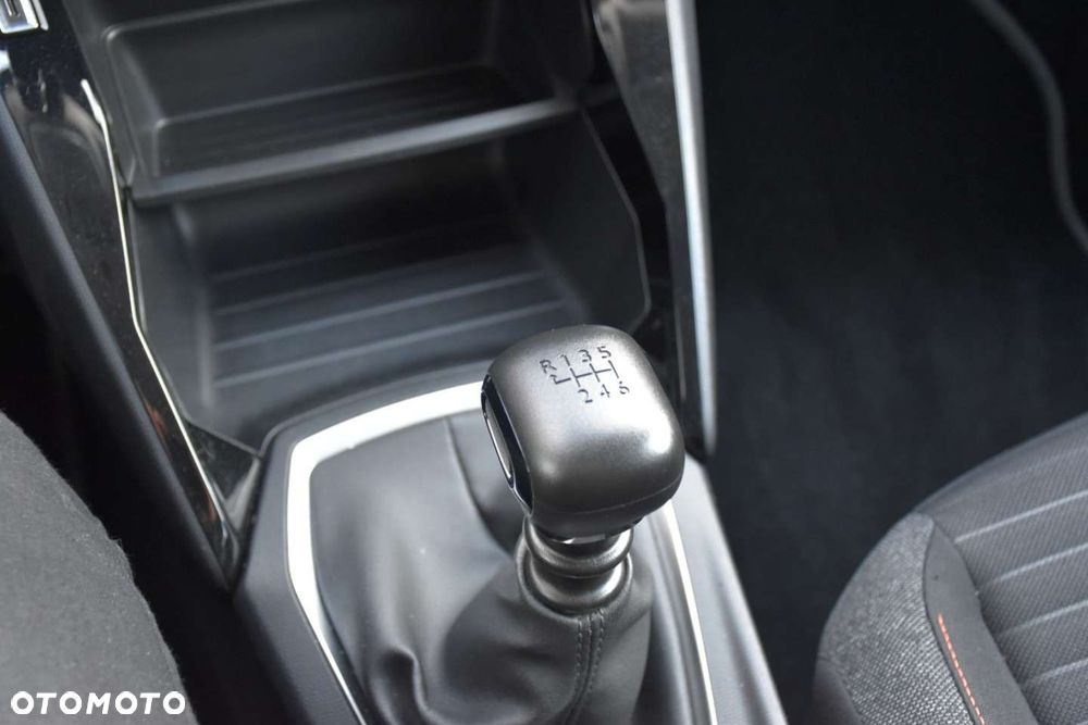 Peugeot 2008 BlueHDi 100 STOP & START Active - 22
