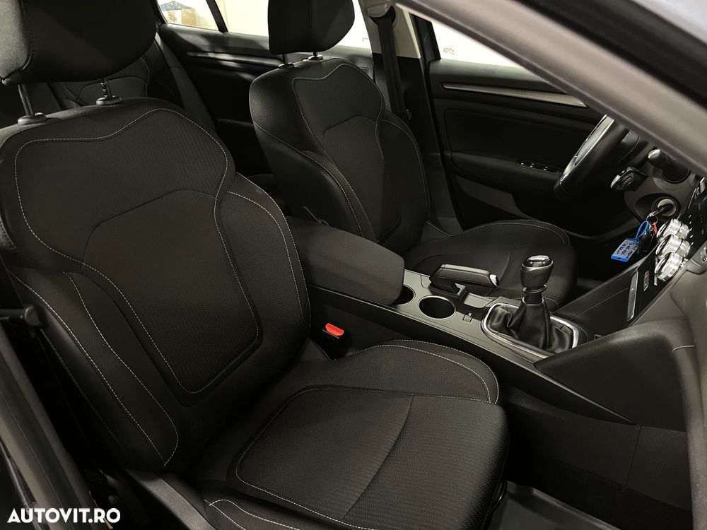 Renault Megane TCe 140 GPF Equilibre - 10