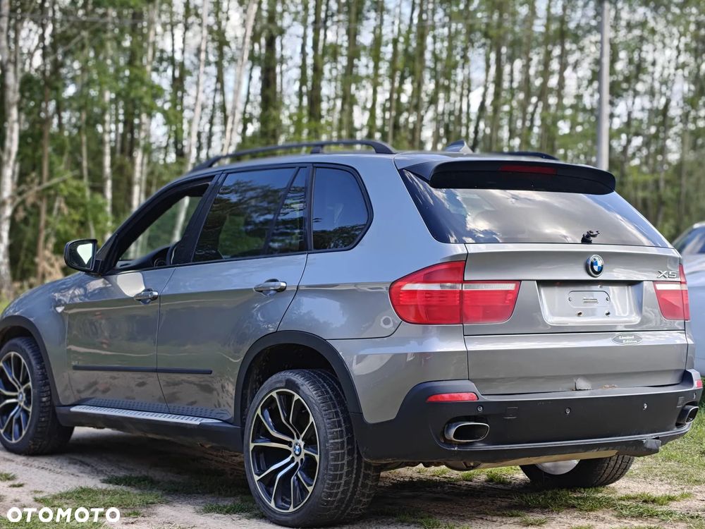 BMW X5 4.8i xDrive - 1