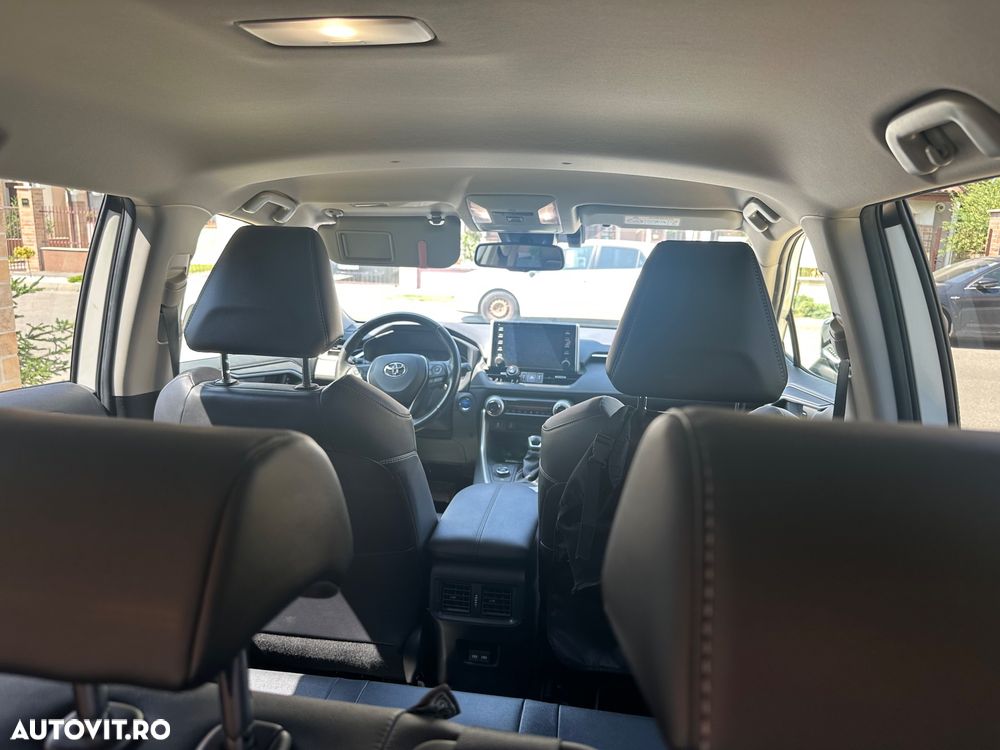Toyota RAV4 - 6