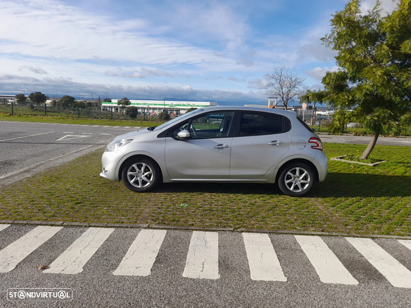 Peugeot 208 1.6 e-HDi Allure