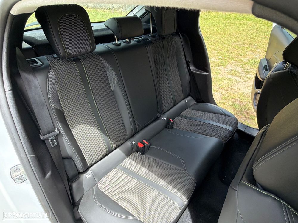 Peugeot 208 1.5 BlueHDi GT - 10