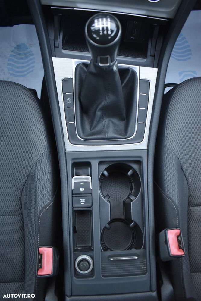 Volkswagen Golf 1.2 TSI BMT Comfortline - 19