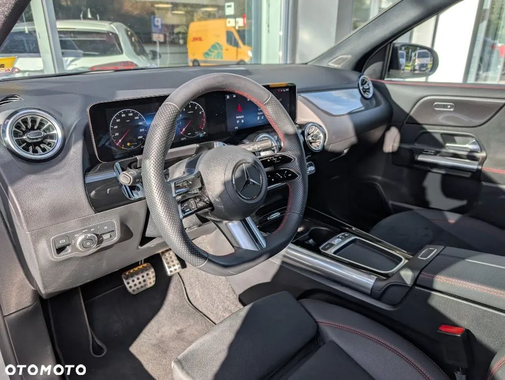 Mercedes-Benz GLA 200 AMG Line - 7