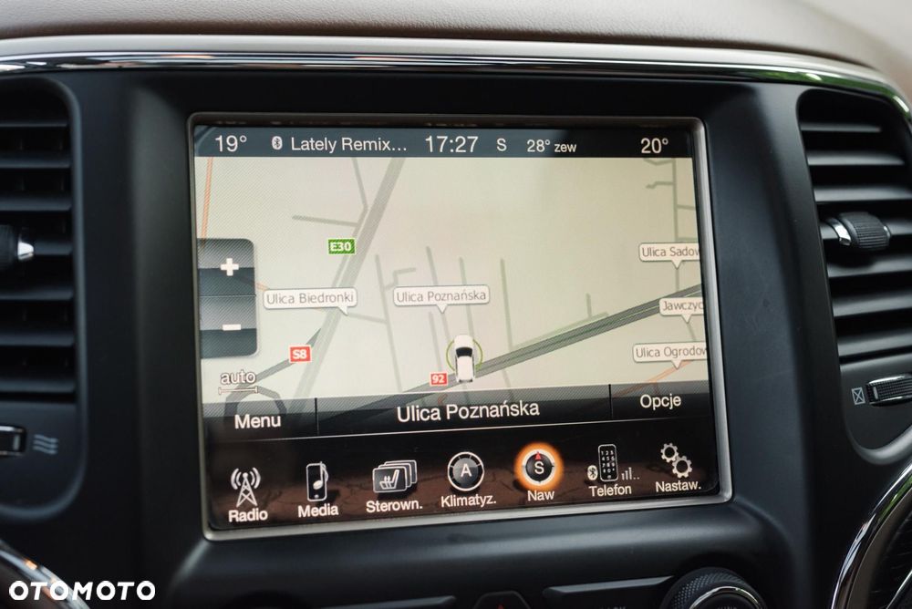 Jeep Grand Cherokee - 18