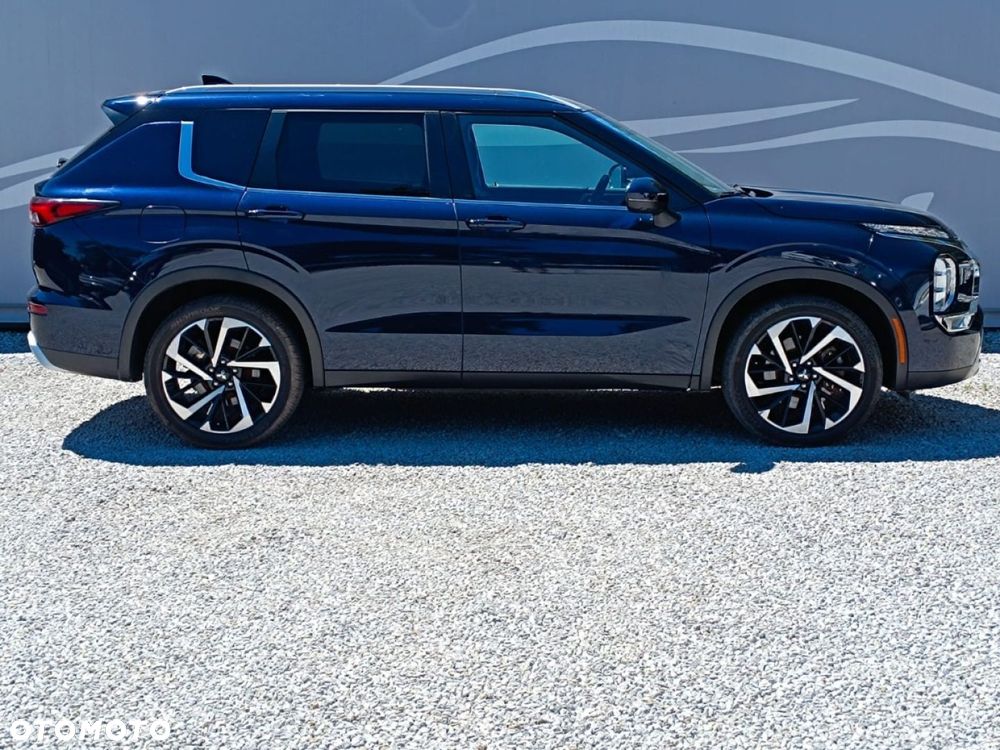 Mitsubishi Outlander - 9